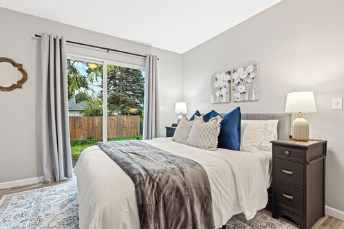 Quiet Cozy End Unit Near Mt. Clemens Downtown