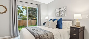 Quiet Cozy End Unit Near Mt. Clemens Downtown