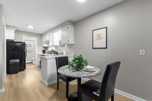 Fridge, microwave, oven, stovetop - Cozy 1BR by Downtown Mt.Clemens | Hollywood Suites (Mount Clemens)