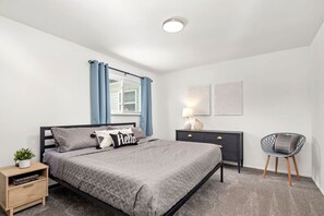 1 slaapkamer, een bureau, een strijkplank/strijkijzer, gratis wifi