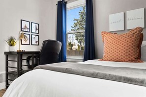 4 bedrooms, desk, iron/ironing board, WiFi