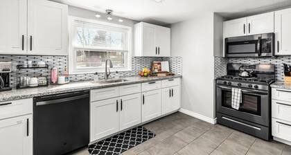 Warm & Spacious 2BR | Huge Backyard | Shelby Twp