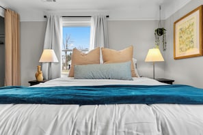 4 bedrooms, desk, iron/ironing board, travel crib