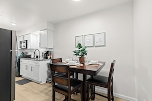 Dining - Cozy & Clean 2nd Floor Apt. - King Bed | Workspace (Mount Clemens)