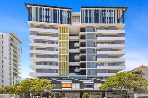 Exterior - RISE 3 Bedroom Deluxe Ocean Side Apt (Maroochydore)