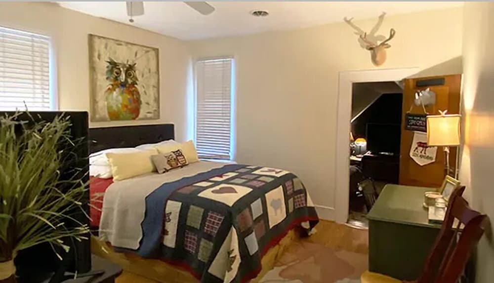 College Inn Bed & Breakfast by null