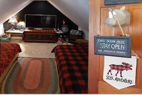 Family Room. College Inn Bed and Breakfast