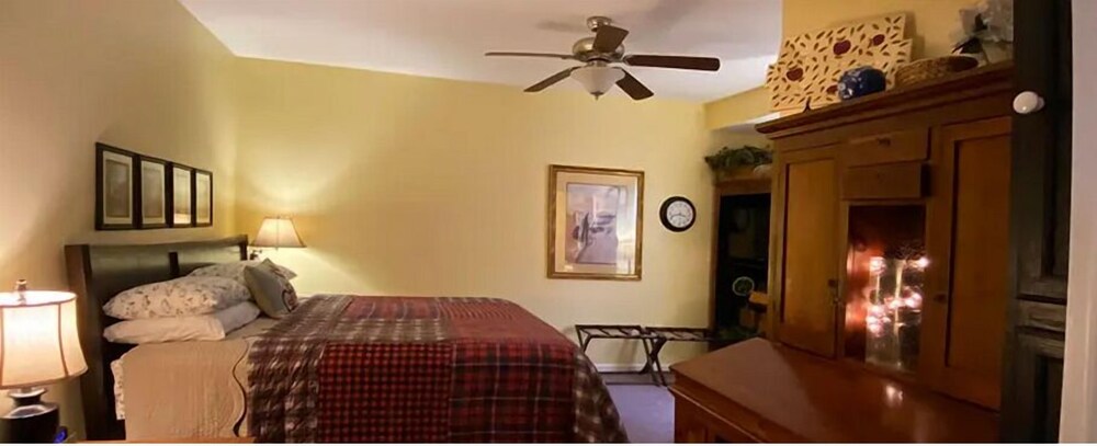 College Inn Bed & Breakfast by null