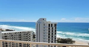 Beach - Beach Views from every room! Footsteps to the sand (Surfers Paradise)