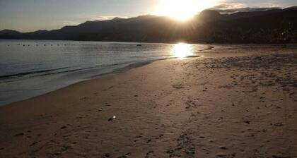 Beautiful house on the best beach in Caraguatatuba