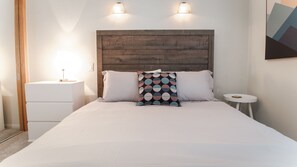 1 bedroom, desk, WiFi, wheelchair access