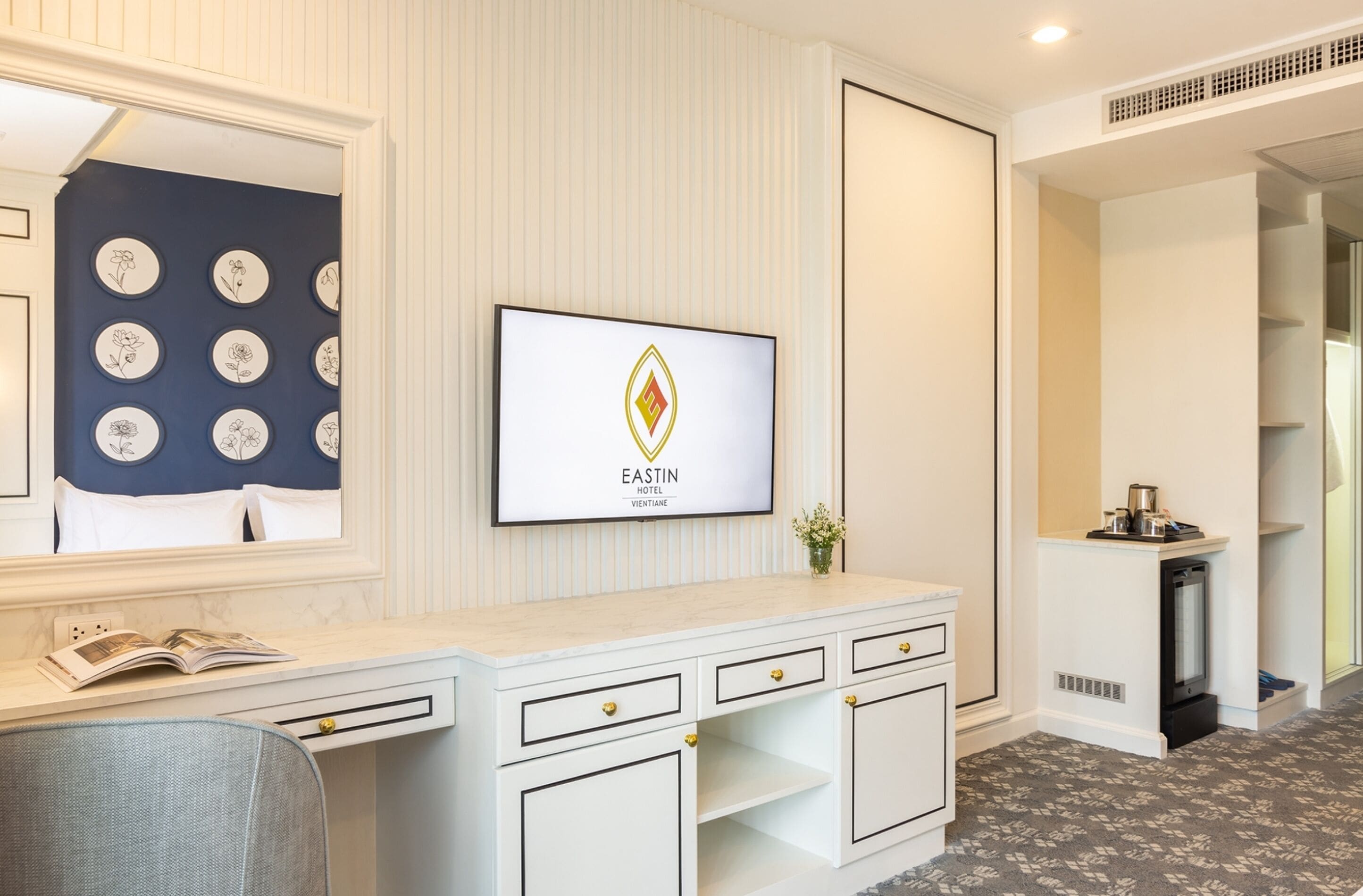 minibar, in-room safe, desk, laptop workspace