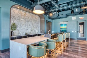 Interior - Bright South Lake Union 2BR w/ W/D & Roof, nr Lake Union, by Blueground (Seattle)