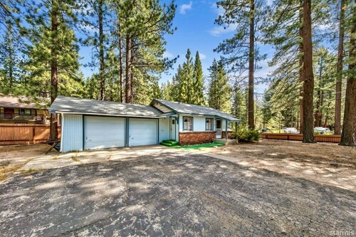 Cheerful/Confi House, in downtown South lake Tahoe