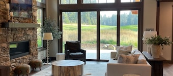 Mountain Escape 5BR/5.5BA sleeps 10 w/hot tub on golf course in Suncadia.