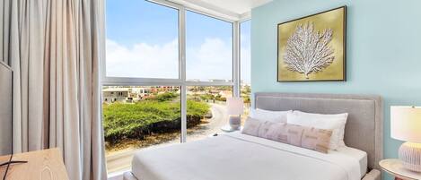 2 Schlafzimmer, Zimmersafe, Schreibtisch, Bügeleisen/Bügelbrett