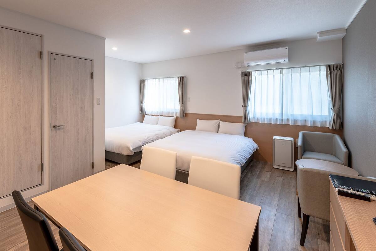 WiFi (free), bed sheets