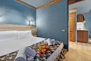 Familienapartment, Mehrere Schlafzimmer, Bergseite (Sises Lodge - 19C Sestriere) | 1 Schlafzimmer, kostenloses WLAN, Bettwäsche