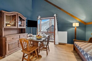 Family Apartment, Multiple Bedrooms, Mountainside (Sises Lodge - 19C Sestriere) | 1 bedroom, free WiFi, bed sheets - Sises Lodge - 19C Sestriere (Sauze di Cesana)