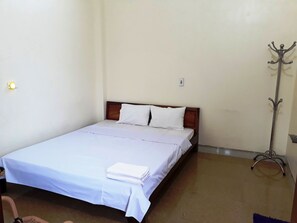 Economy Double Room | Free WiFi - Nha Nghi Son Lam Babe Panorama  (Ba Be)