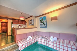 Family Apartment, Multiple Bedrooms, Mountainside (Sises Lodge - 29D Sestriere) | Interior