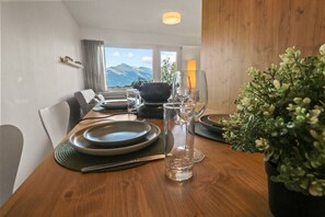 Dining - Superbe Appartement Avec Piscine (Nendaz)