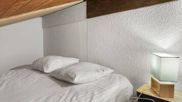 1 chambre, fer et planche à repasser, lit parapluie, Wi-Fi gratuit