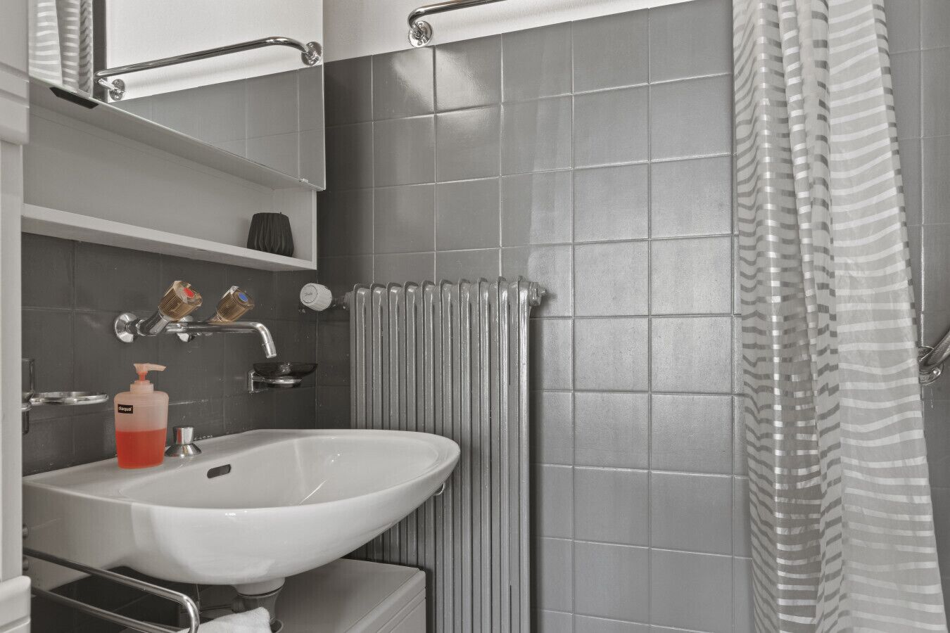 Hårføner og håndklær