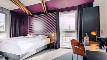 Schreibtisch, schallisolierte Zimmer, kostenloses WLAN, Bettwäsche