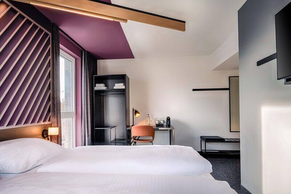 Premium Double Room | Desk, soundproofing, free WiFi, bed sheets
