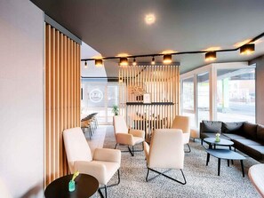 Lobby - B&B Hotel Bochum-City (Bochum)