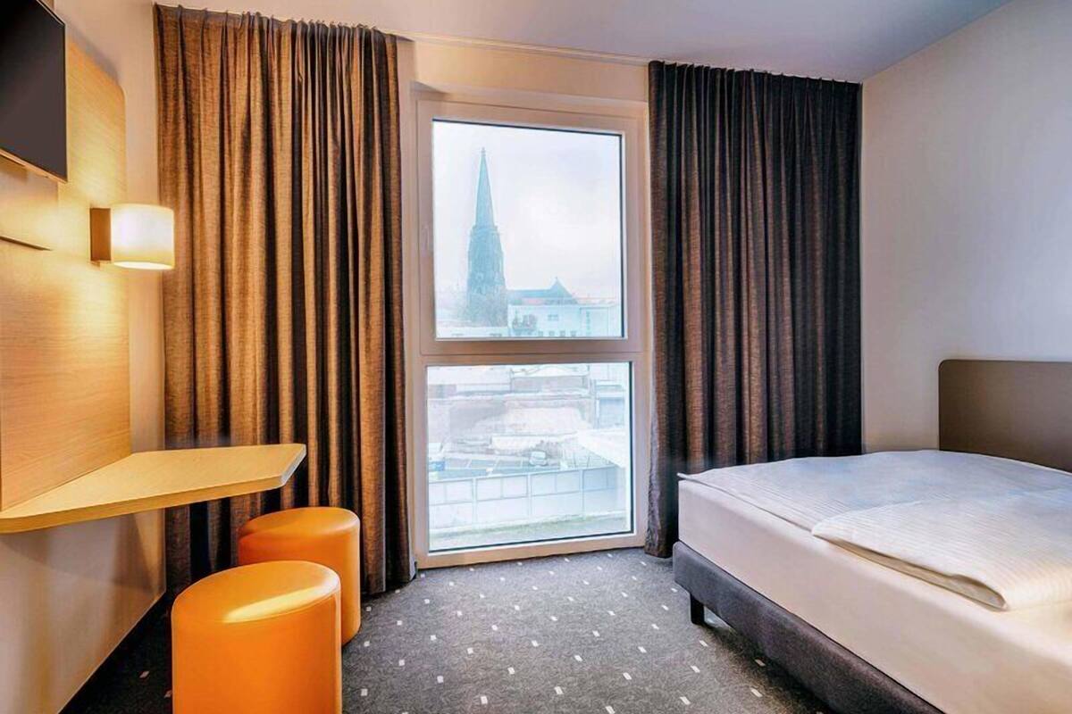 Single Room | Desk, soundproofing, free WiFi, bed sheets