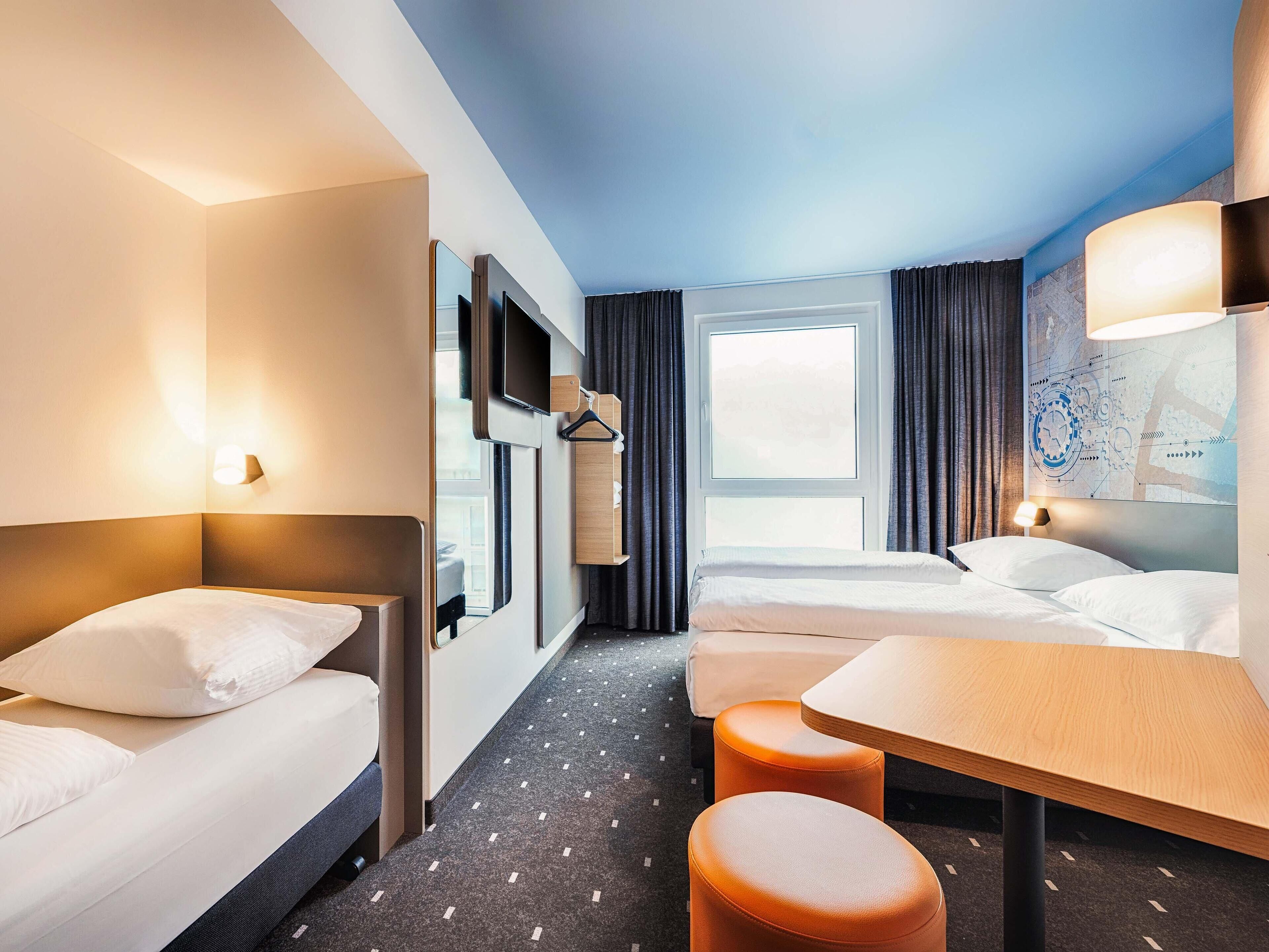 Triple Room | Desk, soundproofing, free WiFi, bed sheets