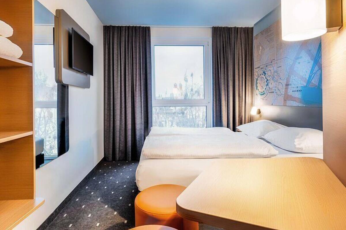 Double Room | Desk, soundproofing, free WiFi, bed sheets