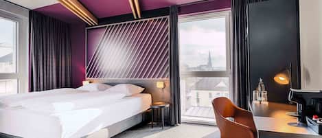 Kahden hengen premium-huone | Työpöytä, äänieristys, ilmainen Wi-Fi, vuodevaatteet