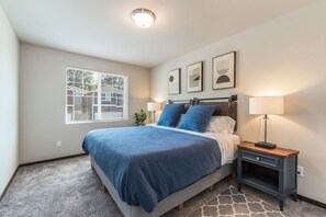 4 bedrooms, desk, iron/ironing board, travel cot