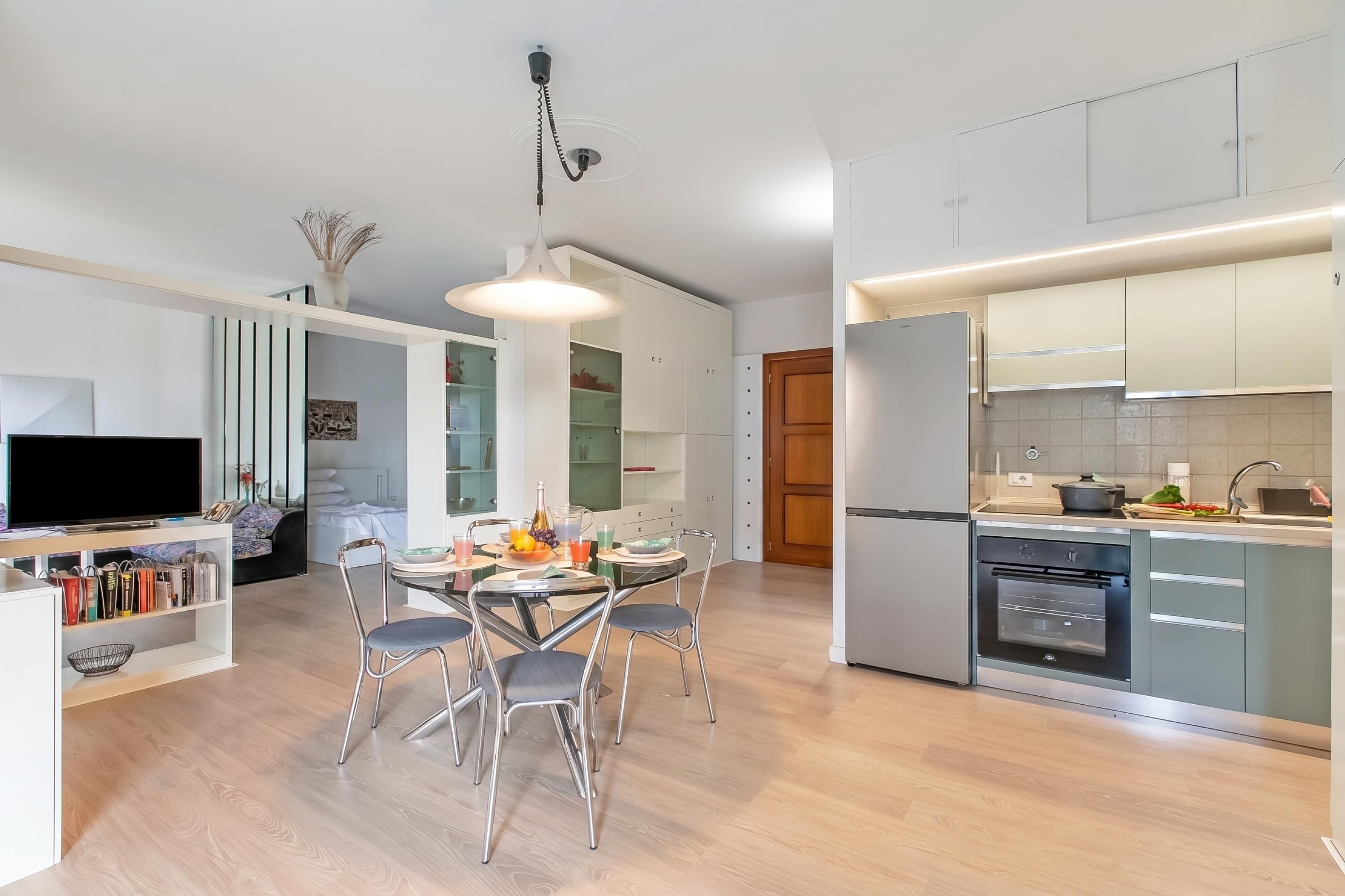 Apartamento standard, vários quartos, 2 banheiros (Casa Emma With Sea Glimpse) | Cozinha privada | Geladeira, micro-ondas, cooktop, cafeteira/chaleira