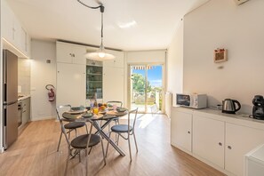 Apartament estàndard, diversos dormitoris, 2 banys (Casa Emma With Sea Glimpse) | Servei de restauració