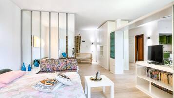 Standard Apartment, 1 Bedroom, 2 Bathrooms (Casa Emma With Sea Glimpse) | 1 bedroom, bed sheets