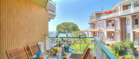 Standard Apartment, Multiple Bedrooms, 2 Bathrooms (Casa Emma With Sea Glimpse) | Outdoor dining