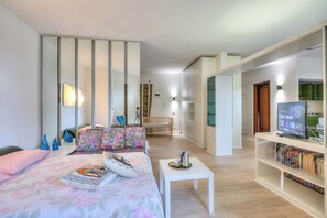 1 bedroom, free WiFi, bed sheets - Casa Emma With Sea Glimpse (Sanremo)