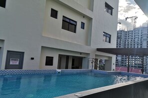 Outdoor pool - Enjoy the luxury and comfort of living (Cebu)