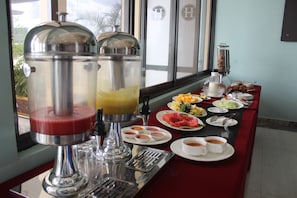 Free daily buffet breakfast
