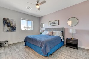 2 bedrooms, desk, iron/ironing board, free WiFi - Living Luxurious in Las Vegas! (Las Vegas)