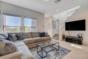 Smart TV - Living Luxurious in Las Vegas! (Las Vegas)