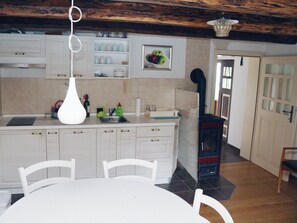 บ้านพัก (Three Bedroom Holiday Home with Patio) | ภายใน
