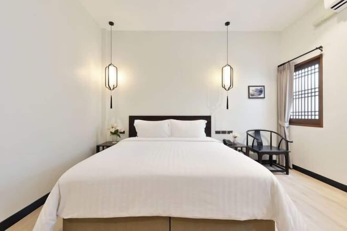 1 Schlafzimmer, Allergikerbettwaren, Zimmersafe, Schreibtisch