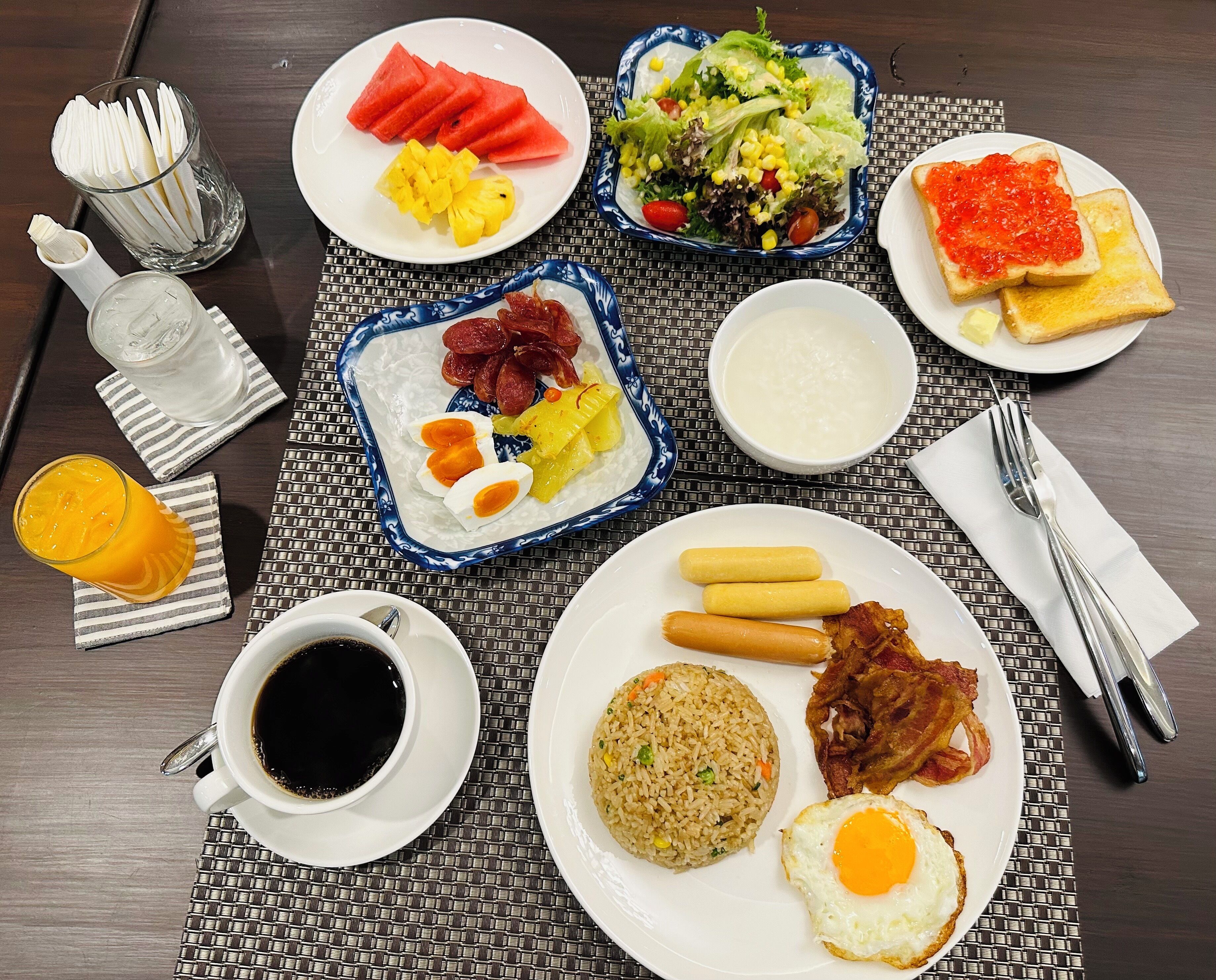 Petit déjeuner complet servi tous les jours en supplément