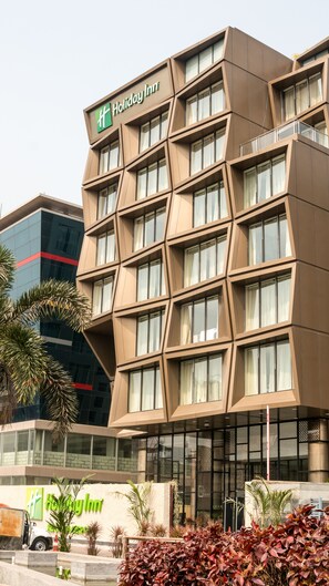 Front of property - Holiday Inn Kolkata Airport (Barasat)