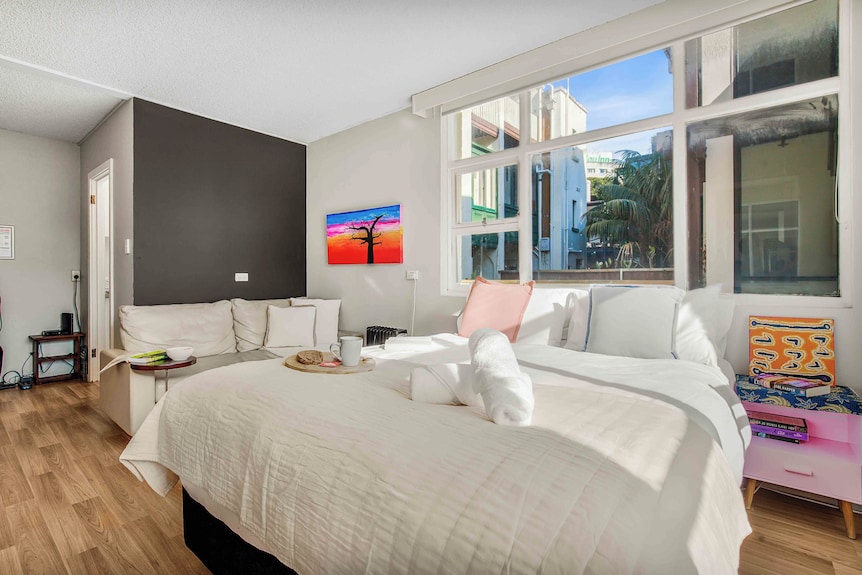 Location And Lifestyle In A Cute Luxe Studio With Stunning City Views - North Sydney